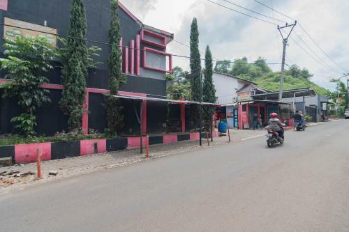 Hotel Koolkost Near Unjani University (minimum Stay 6 Nights)