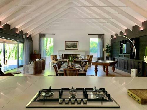 Villa De Luc Ultimate Country Privacy