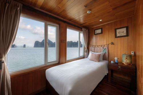 Cozy Bay Cruise