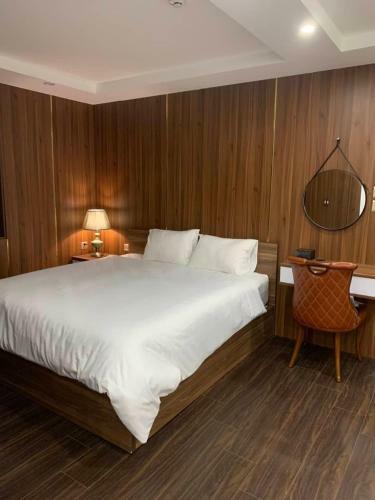 Royal Hotel & Apartment