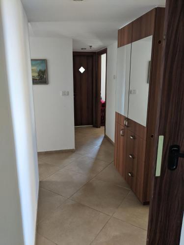Apartamento ???????? ???? 4 ??????? ? ???????? ?? 15-?? ?????. ????????? ???????????.