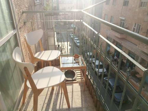 Apartment In The Most Fun Location In Jerusalem!