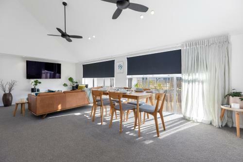 Oceanview Magic - Mount Maunganui Holiday Home