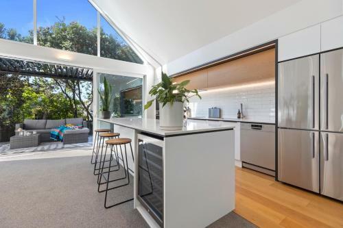 Oceanview Magic - Mount Maunganui Holiday Home
