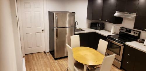 Cheerful 1 Bedroom Basement Apartment With Free Parking