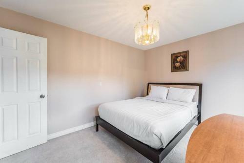 Cozystay Cheerful Home In Kelowna