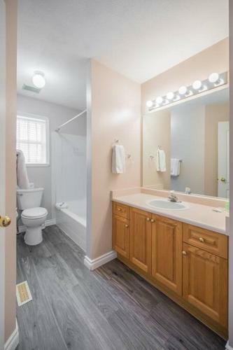 Cozystay Cheerful Home In Kelowna