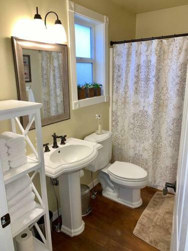 The Comforts' Inn: Mountain Escape