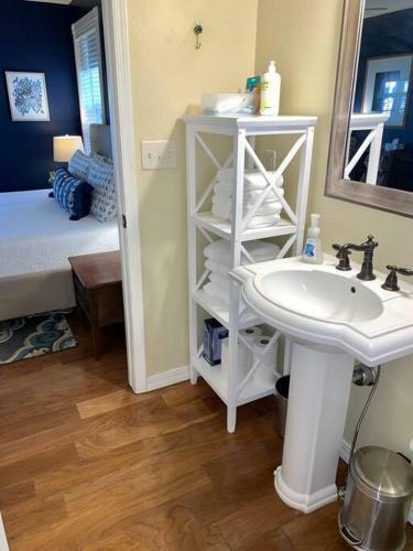 The Comforts' Inn: Mountain Escape
