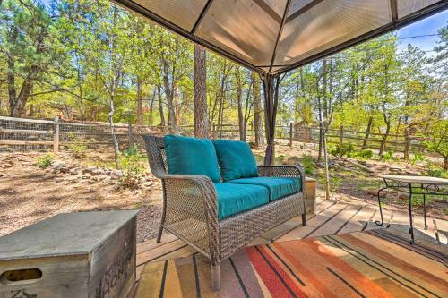 Family-friendly Pine Cabin With Yard And Grill!