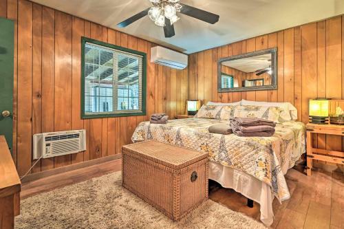 Family-friendly Pine Cabin With Yard And Grill!