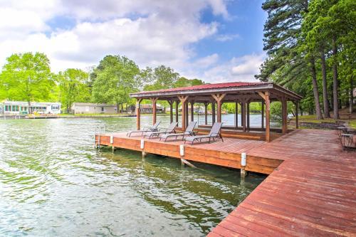 Waterfront Hot Springs Hideaway With Boat Slip!
