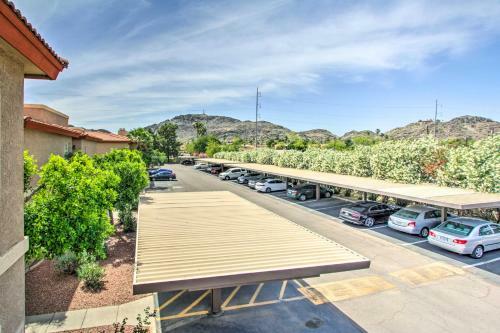 Apartamento Welcoming Phoenix Condo With Mountain Views!