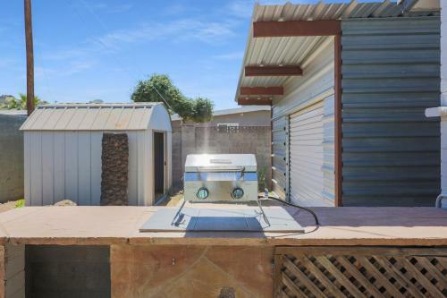 King Sized Bed Firepit Heated Pool Sonos Stereo Why Not Have It All