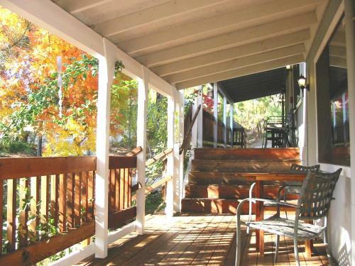 Sierra Mountain Lodge - Yosemite