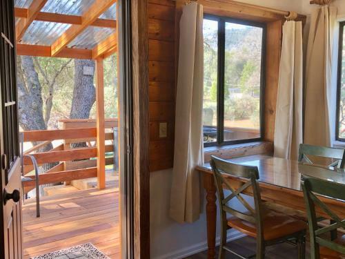 Sierra Mountain Lodge - Yosemite