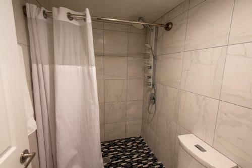 Modern 2 Br Townhouse With Private Pool