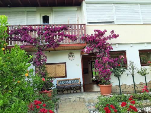 Bed & Breakfast R�zsakert Vend�gh�z