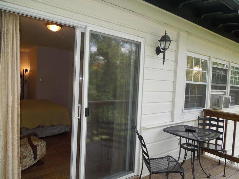 Oakland Cottage Bed And Breakfast