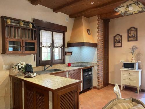Casa Rural La Capachera En �lora
