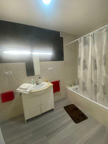 Mora House