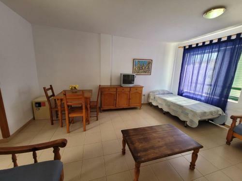 Immaculate 1-bed Apartment In Arona E308
