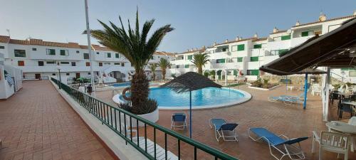 Immaculate 1-bed Apartment In Arona E308