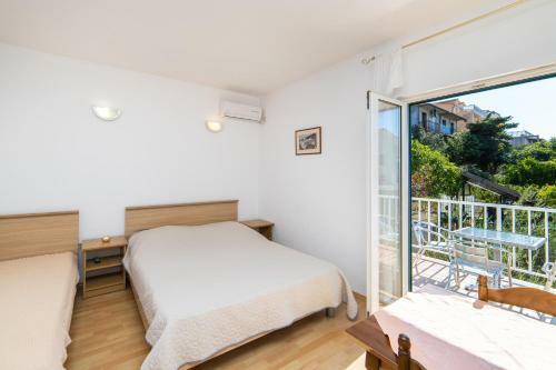 Hostal Apartments Slavena