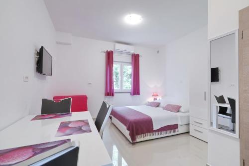 Apartments Bobo