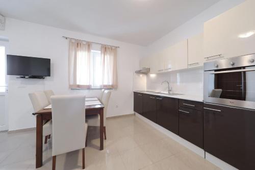 Apartments Bobo