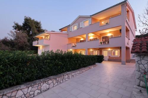 Apartments Bobo