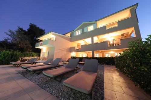 Apartments Bobo