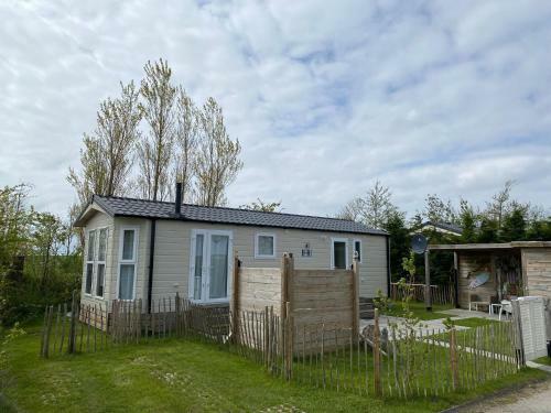 Comfortable Chalet Close To The Wadden Sea