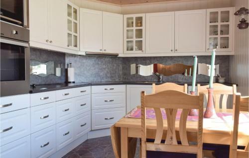 Three-bedroom Holiday Home In Fyresdal