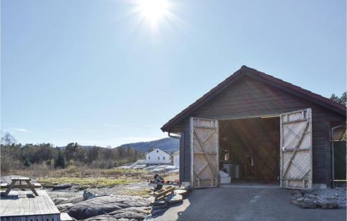 Four-bedroom Holiday Home In Hervik