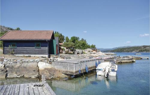 Four-bedroom Holiday Home In Hervik