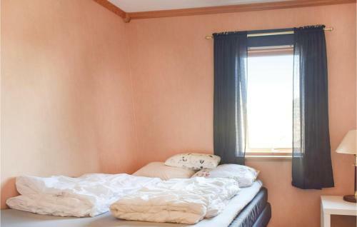 Four-bedroom Holiday Home In Hervik