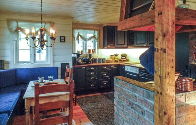 Four-bedroom Holiday Home In Hovden