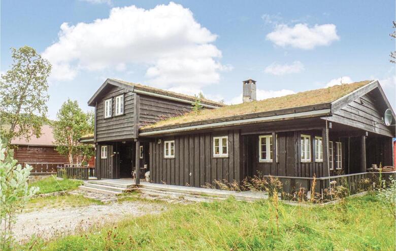 Four-bedroom Holiday Home In Hovden