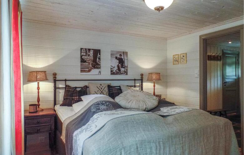 Four-bedroom Holiday Home In Hovden