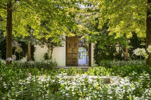 The Jade Villa By Cadenzalux