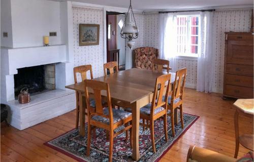 Nice Home In Dalskog With 2 Bedrooms