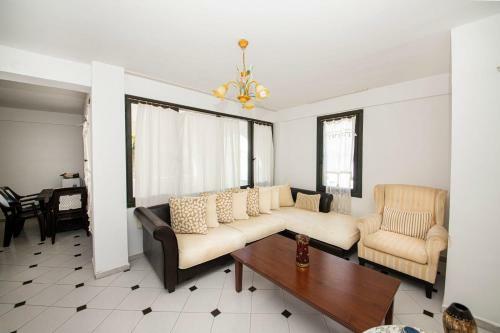Peaceful Villa With Shared Pool, Balcony, Terrace And Backyard In Bodrum