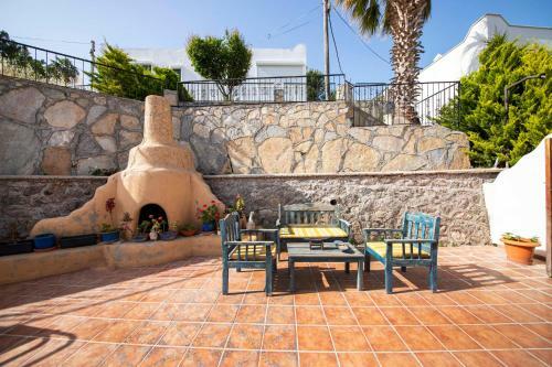 Charming Villa With Shared Pool, Balcony, Terrace And Backyard In Bodrum