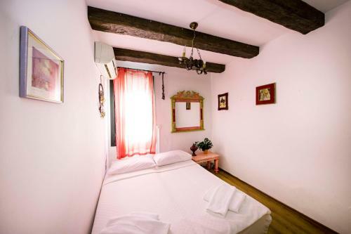 Charming Villa With Shared Pool, Balcony, Terrace And Backyard In Bodrum