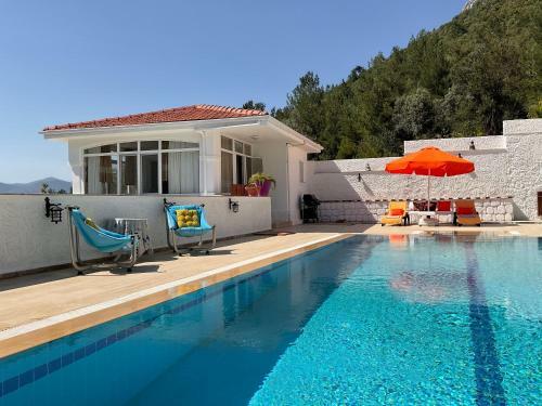 Hostal Havuzlu Do?a I�inde Misafir Evi �z�ml� Fethiye