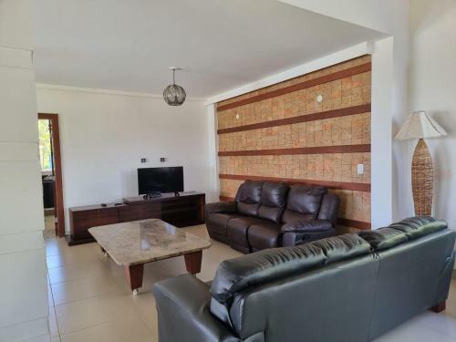 Para�so P� Na Areia Com 6 Quartos