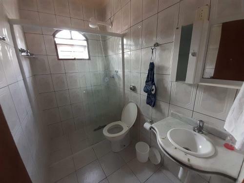 Lindo Chal� Com Wi-fi A 7 Min Da Praia Em Caragu�