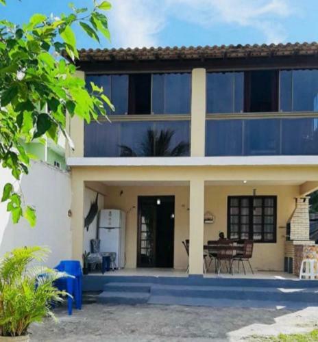 Casa No Per�, Bem Pr�ximo Das Praias E Shopping.