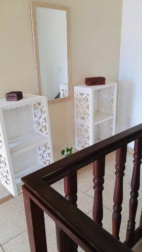 Casa No Per�, Bem Pr�ximo Das Praias E Shopping.